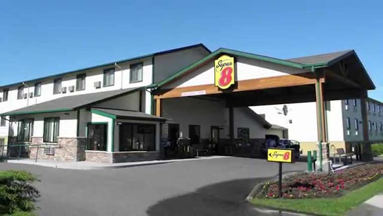 Super 8 by Wyndham - Bozeman, Montana