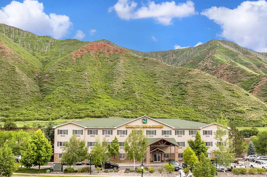 Quality Inn & Suites On The River - Glenwood Springs, Colorado